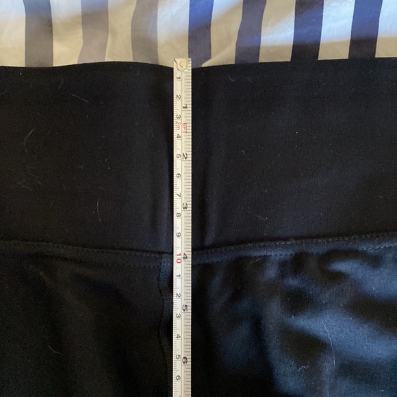 Nygard capris - Picture 3 of 3